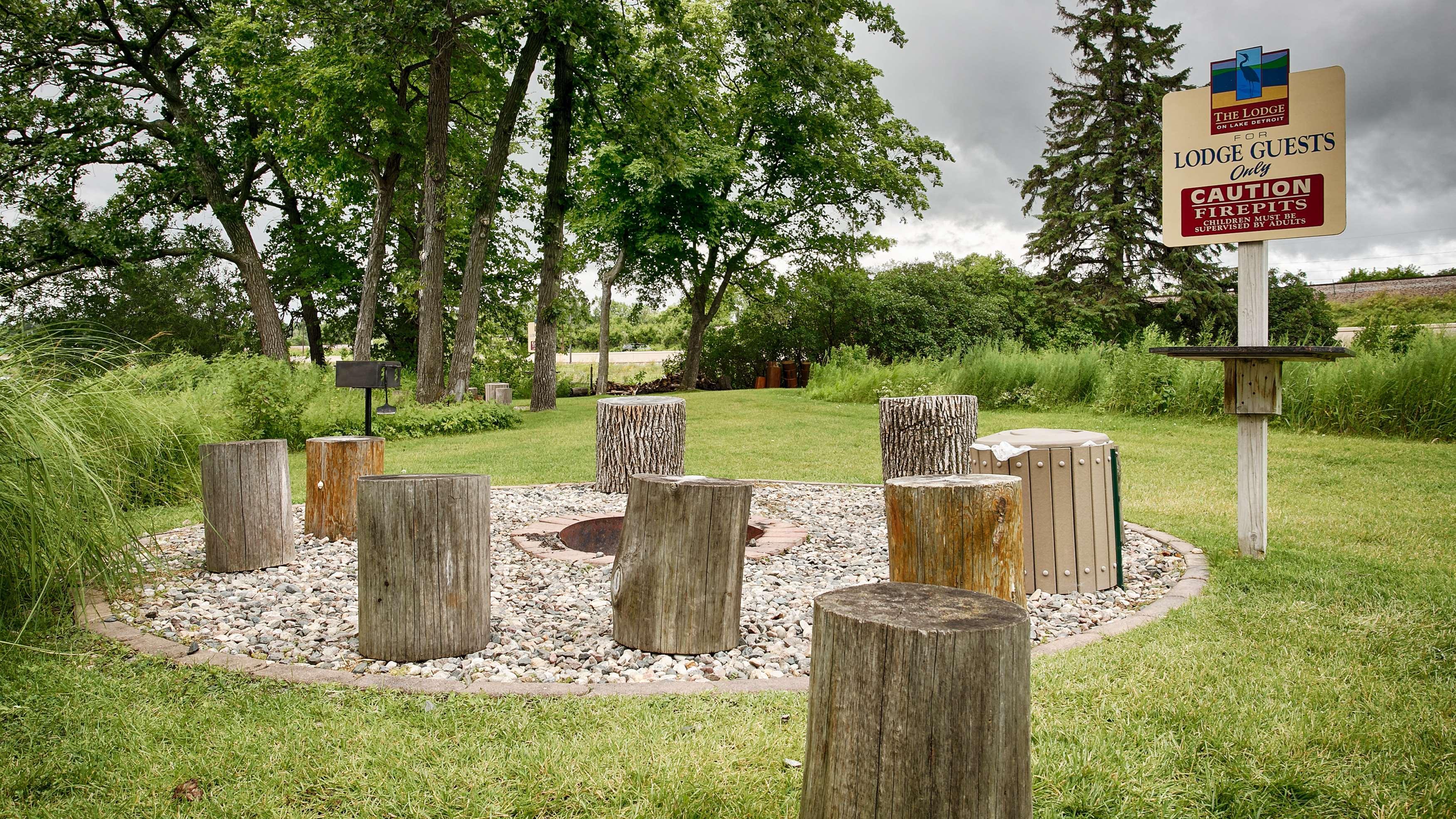 Best Western Premier The Lodge On Lake Detroit Detroit Lakes Bagian luar foto