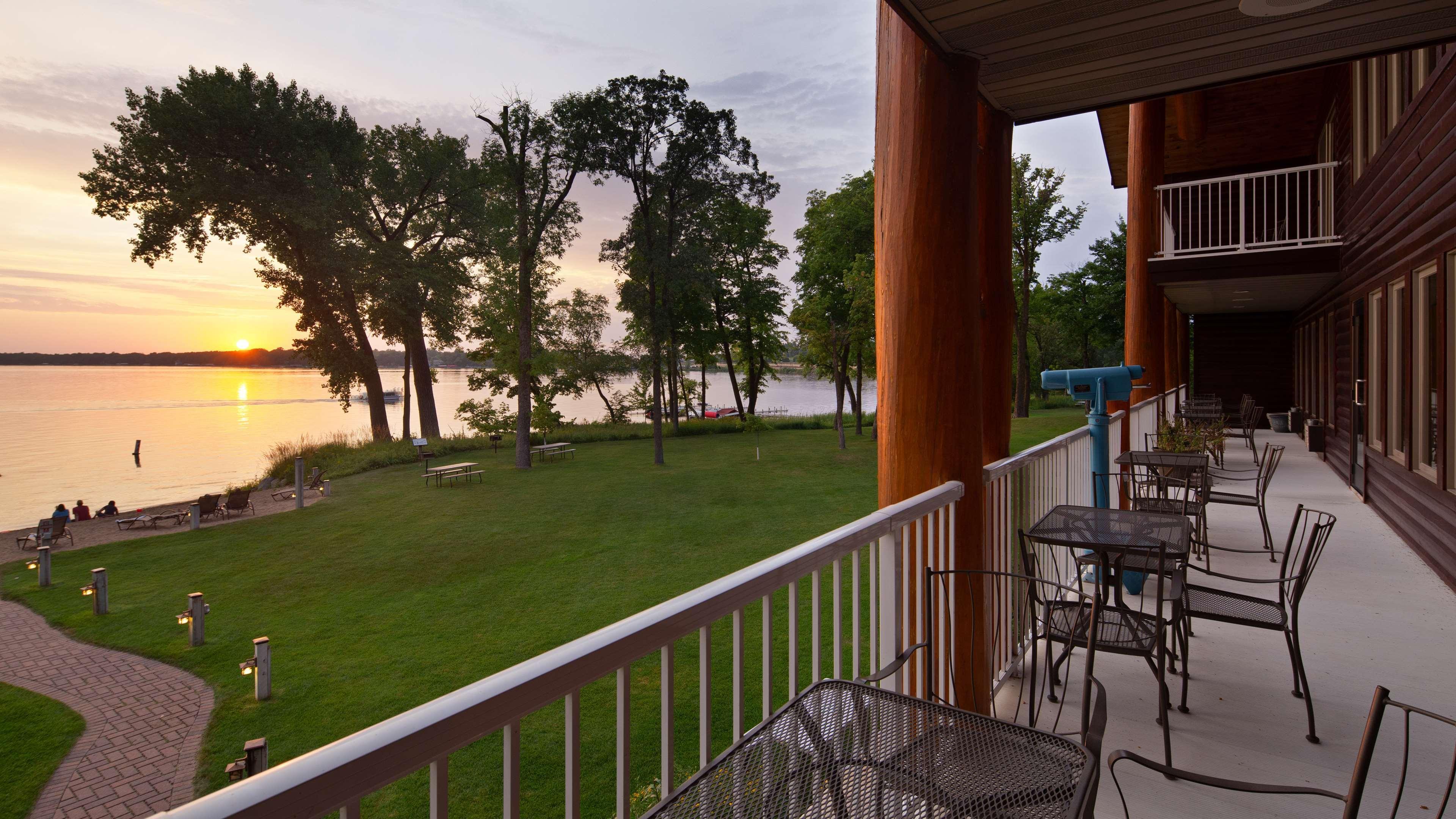 Best Western Premier The Lodge On Lake Detroit Detroit Lakes Bagian luar foto